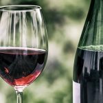 Niezwykłe smaki i aromaty – jakie wino warto kupić?