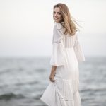 Sukienki boho – elegancka opcja na wieczorne wyjście